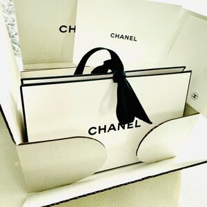 Chanel authentic Gift bag with Gift Message blank card and Envelope